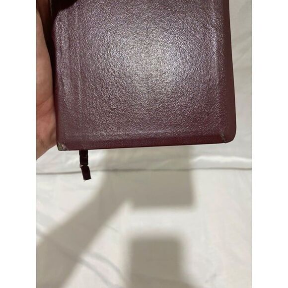 Tyndale Holy Bible New Living Translation Inspirational NLT Softcover Edition - Picture 4 of 10